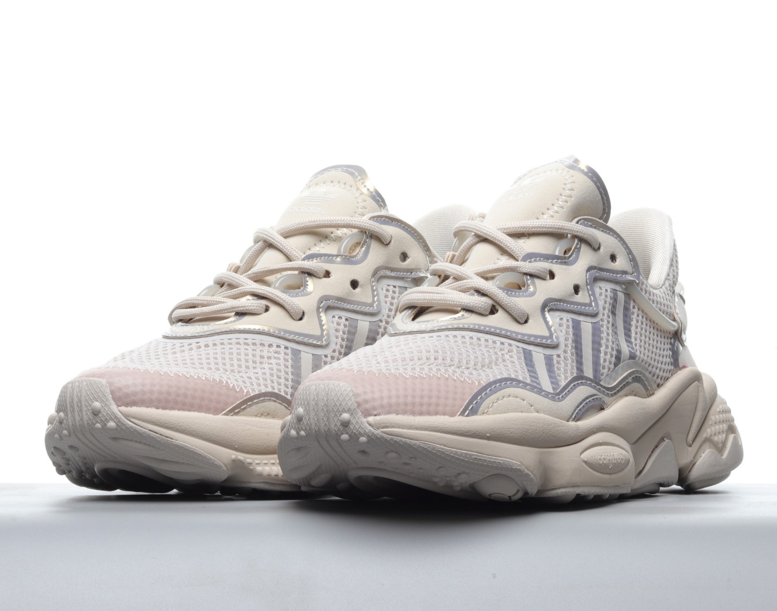 ozweego bliss cloud white