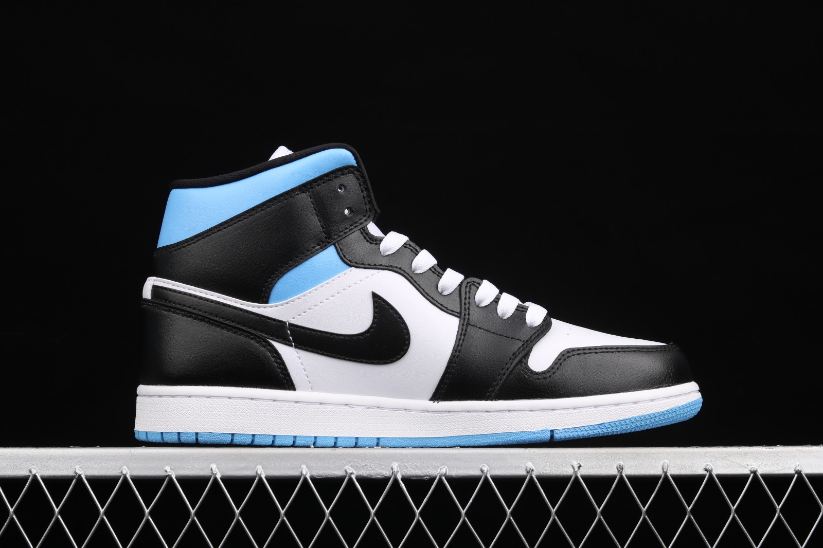 21 Nike Air Jordan 1 Mid White University Blue Black Bq6472 102 Reactrun