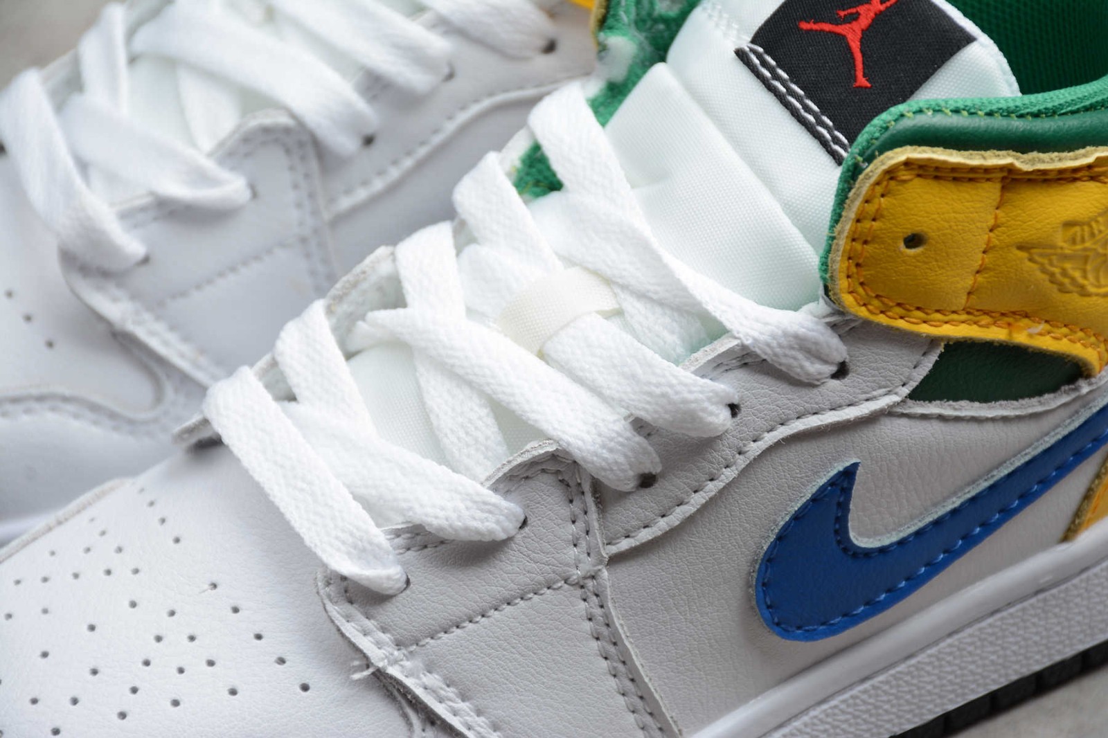 Jordan 1 Mid Grade School Shoes 554725928 ReactRun