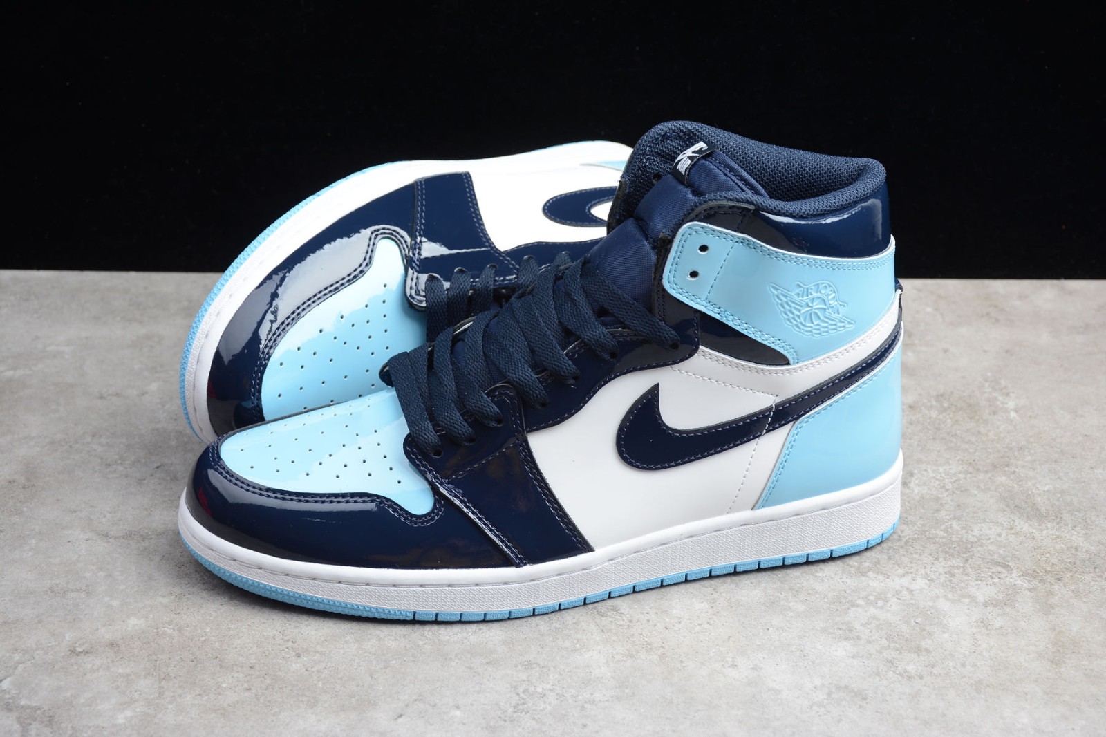 ذهبي الاتهام ترشيد nike jordan 1 blue 