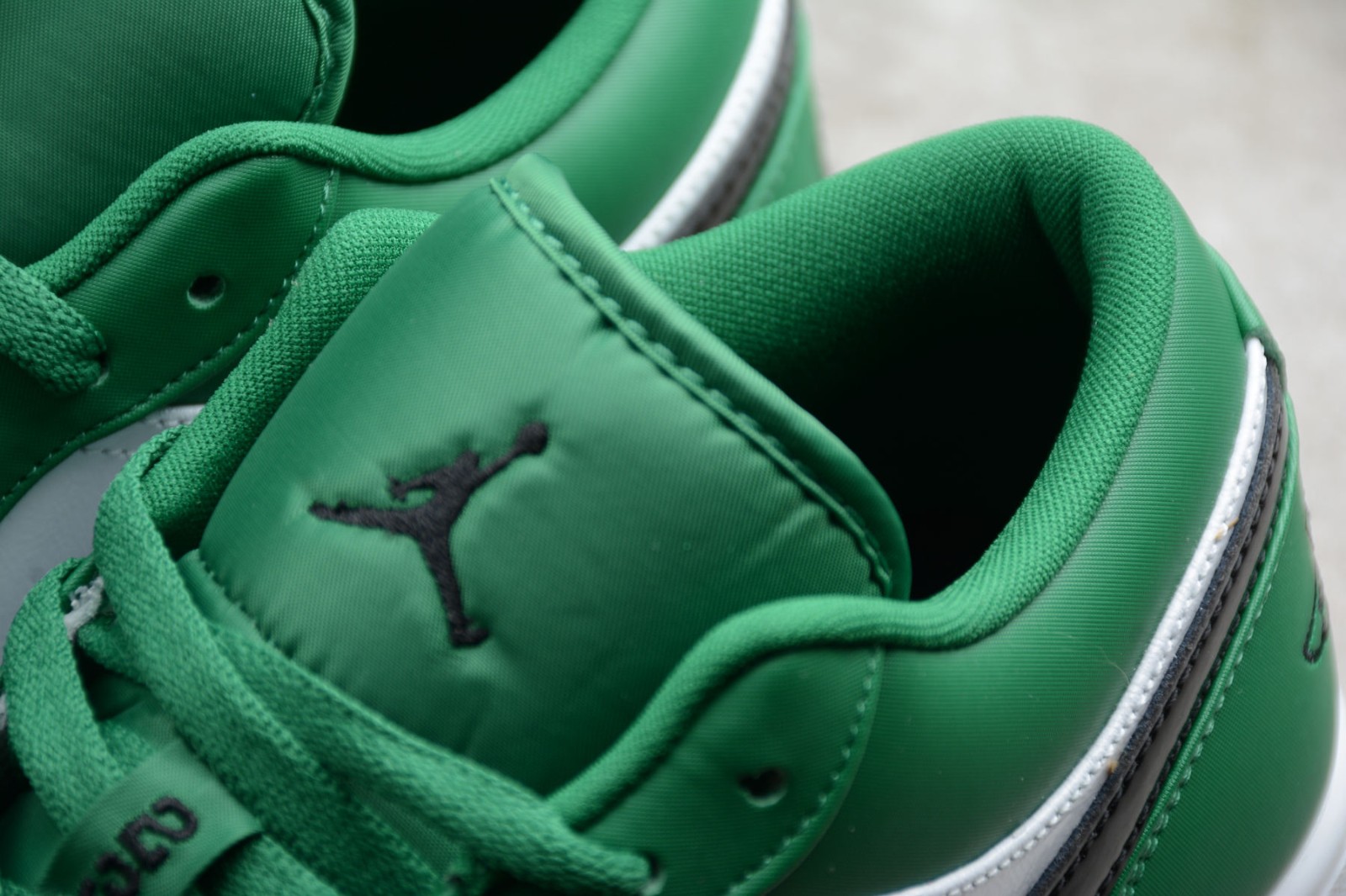 New Nike Air Jordan 1 Retro Low Pine Green Black White Aj1 Basketball Shoes 301 Reactrun New Nike Air Jordan 1 Retro Low Pine Green Black White Aj1 Basketball Shoes 301 Reactrun
