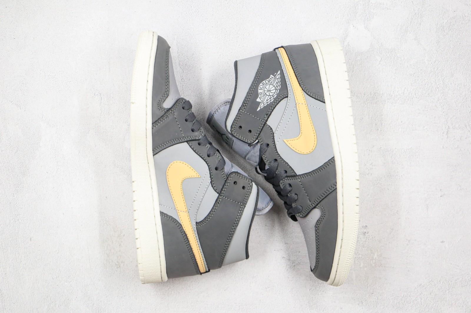 air jordan 1 mid grey onyx
