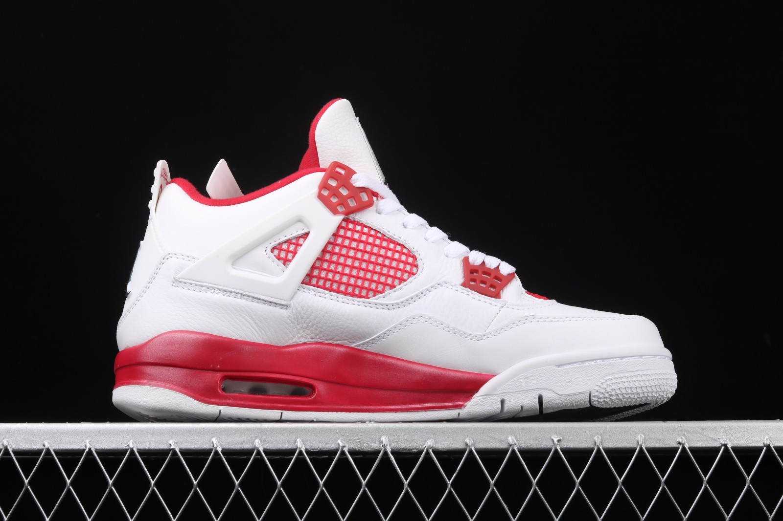 aj4 white red