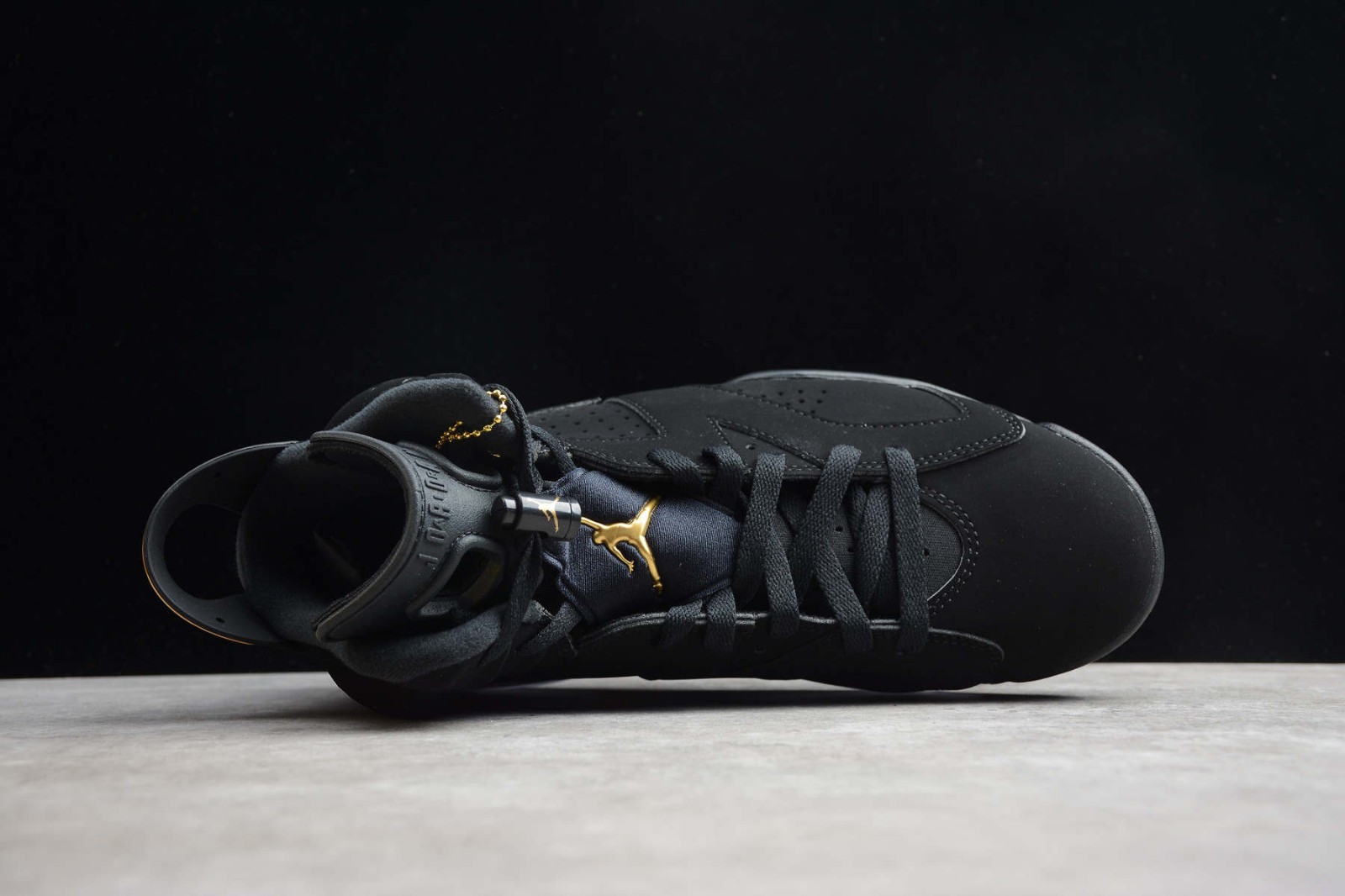 aj6 black gold