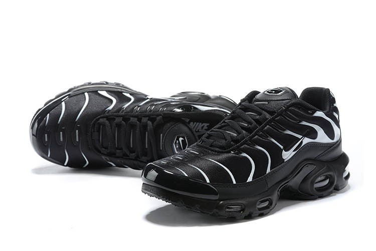 nike tn black silver