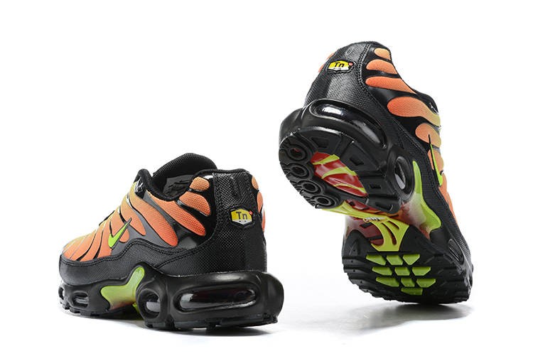 nike tn black trainers