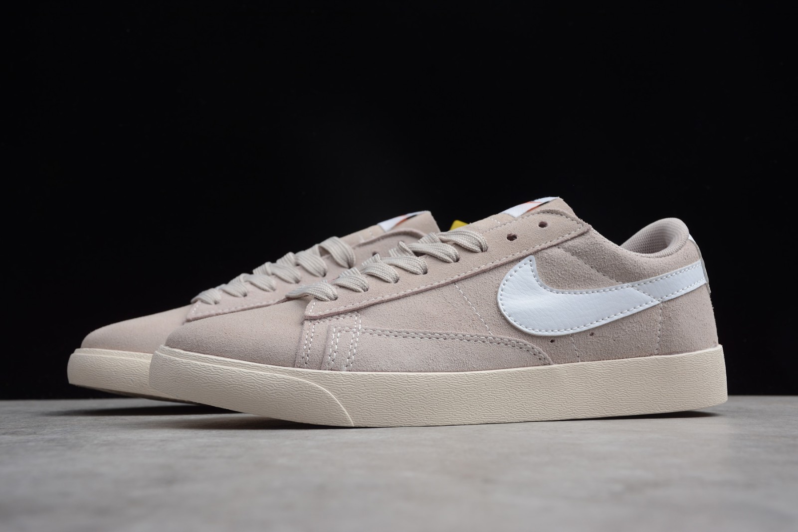 nike blazer low desert sand