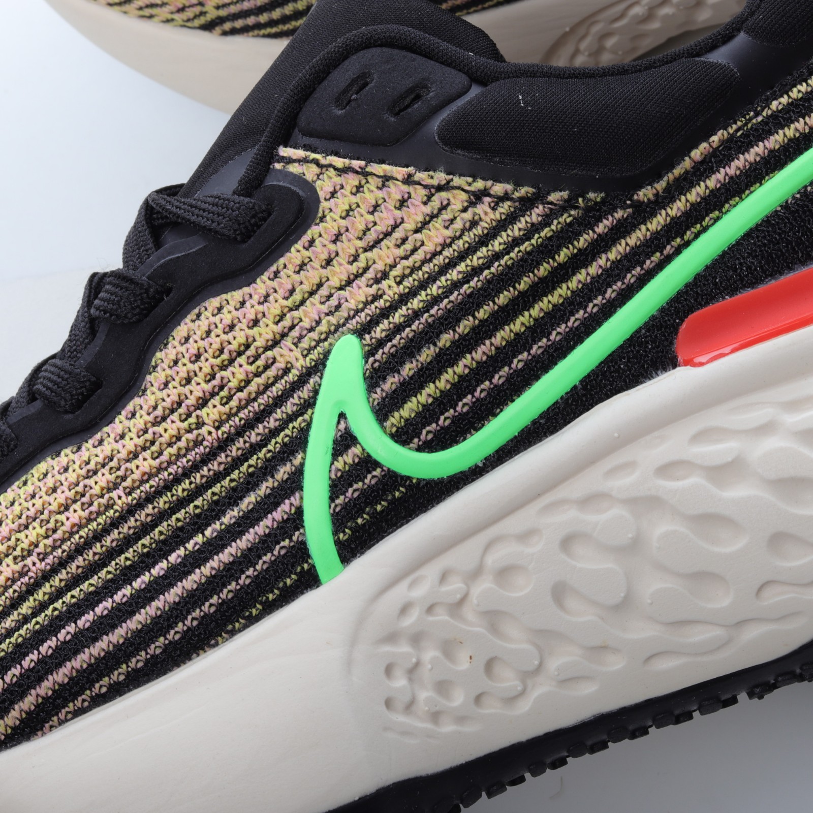 nike zoomx invincible run exeter edition
